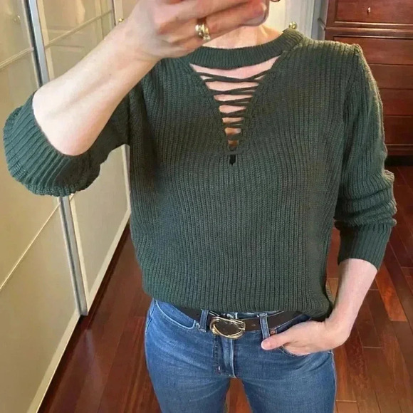 Devoted Sweater Lace Tie Front Keyhole Neckline High Low Hem Green Size Small - Picture 15 of 16